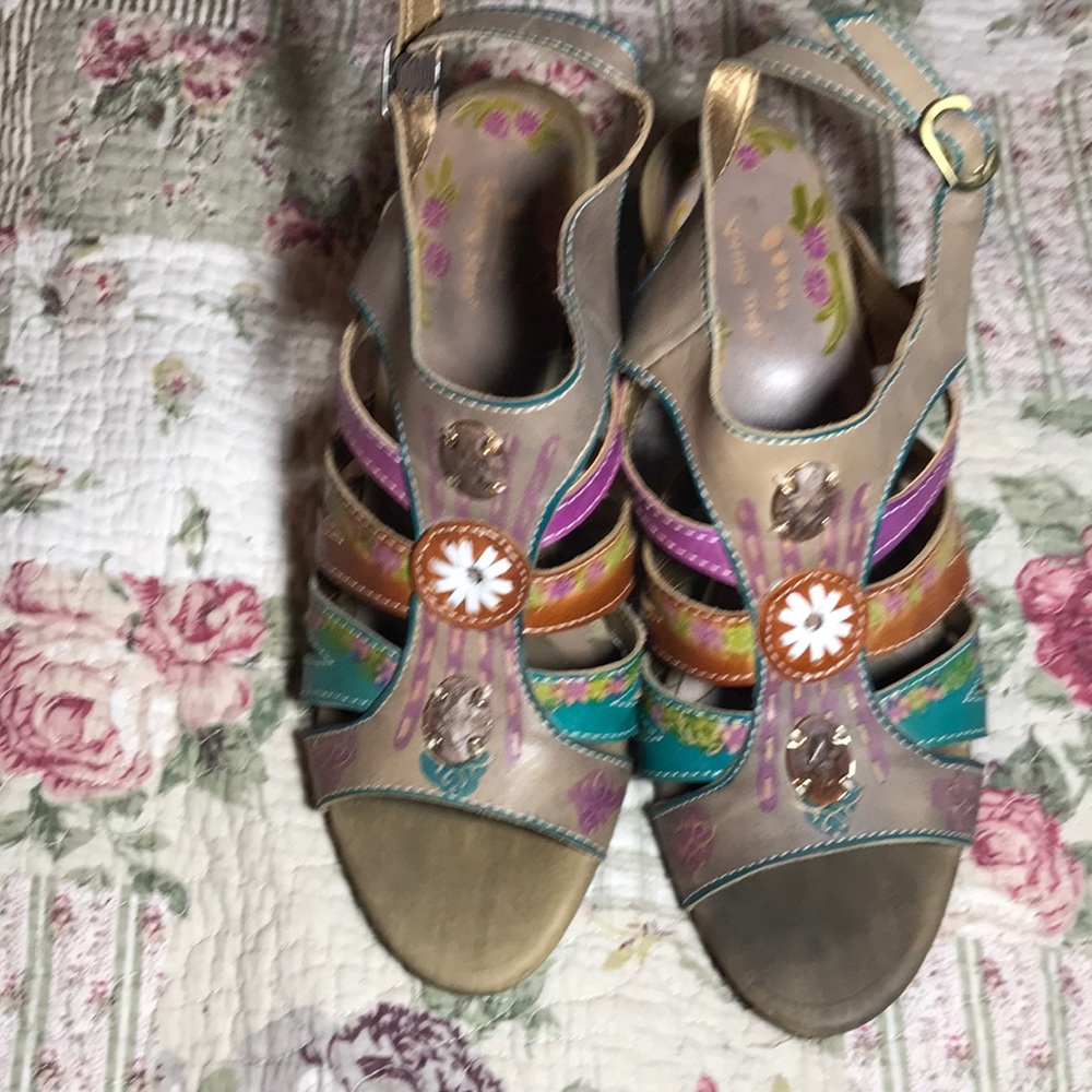 Leather heeled Lilac sandals